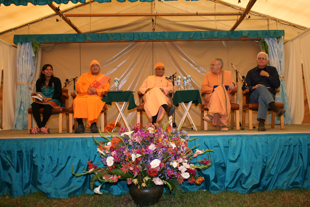 Discussion-swamis-devotees-2